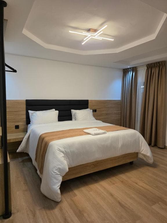 3-Bedroom Apartment Shortlet in Ebute-Metta, Lagos — 3-bedroom apartment in Lagos, Lagos — photo 1 of 5 (Dwelns)